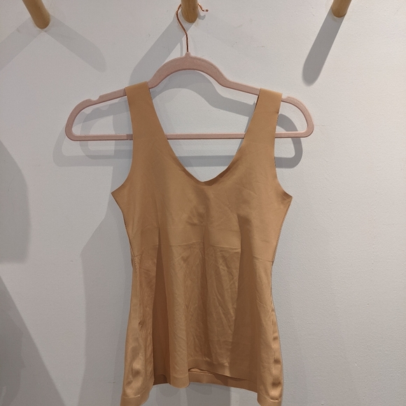 Knix luxelift tank top size small beige nude - Picture 3 of 5